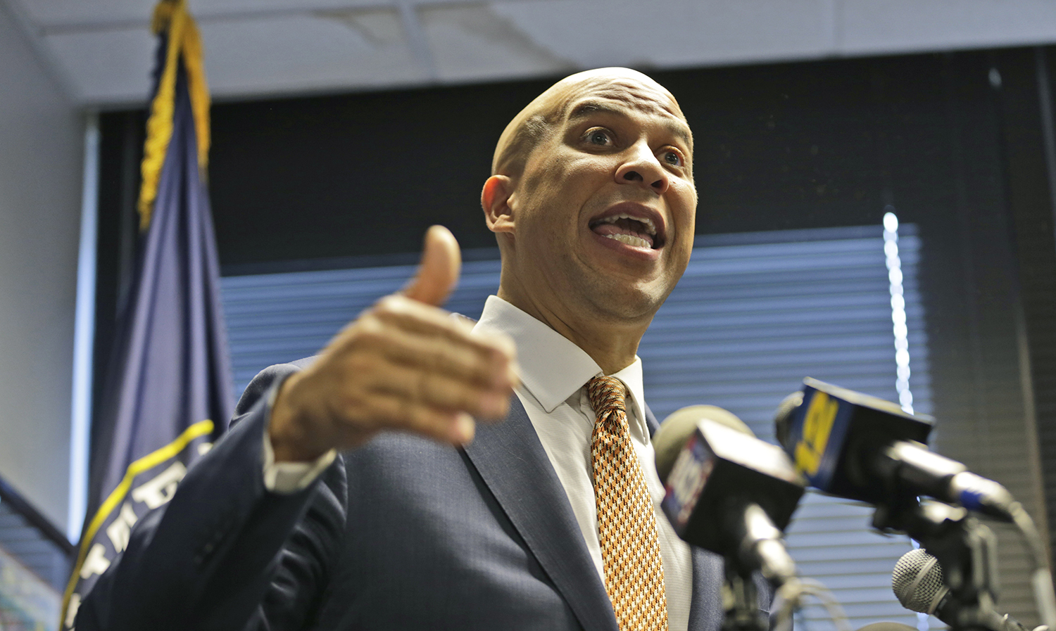 Cory Booker to introduce legislation to remove Confederate monuments from US Capitol