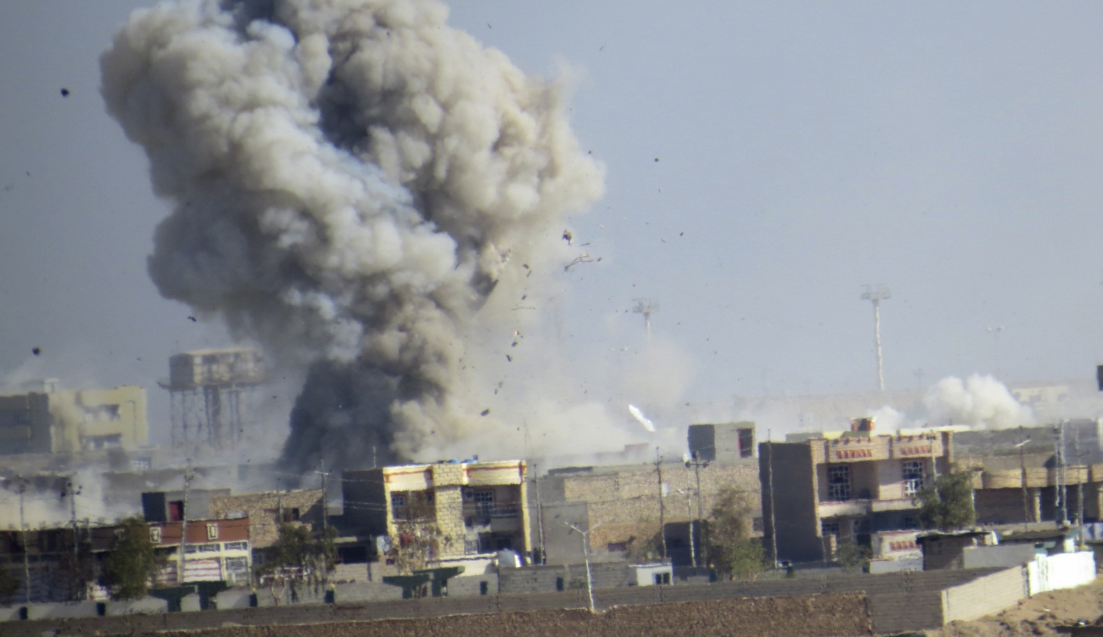 Even amid Paris carnage, U.S. ties own hands in ISIS fight