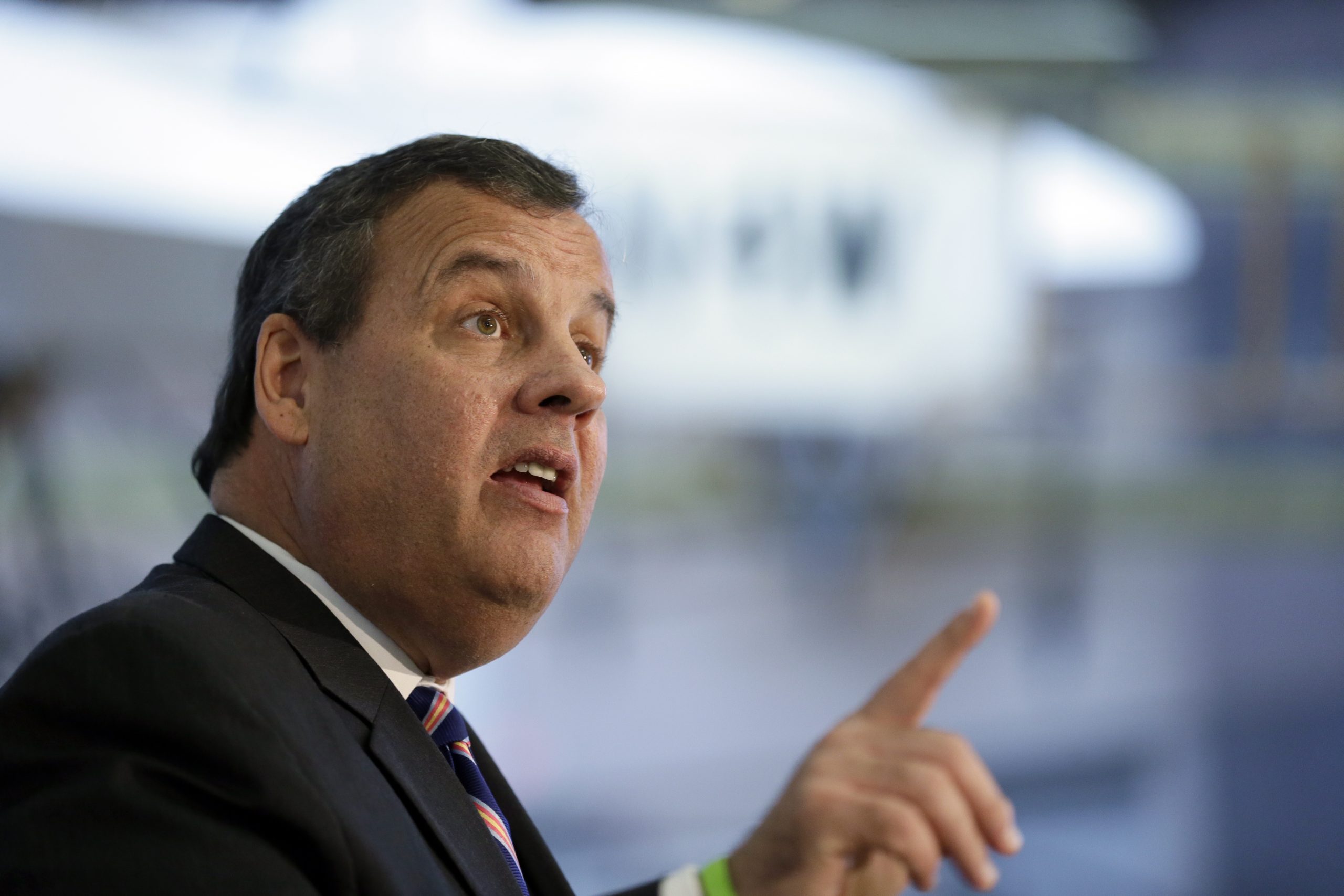 Christie compares GOP race to NFL