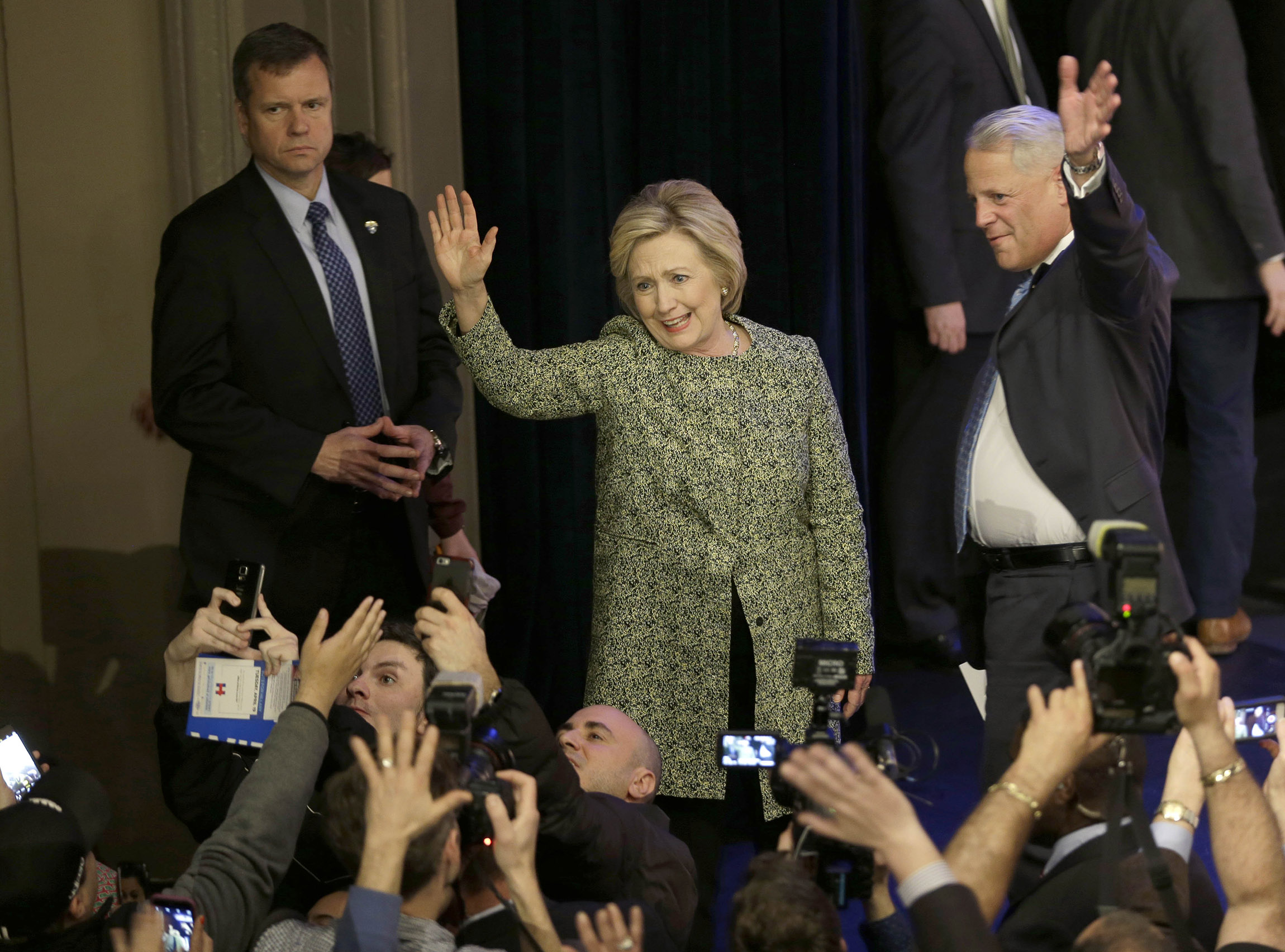 Clinton: Gun lobby more powerful than Wall Street, oil