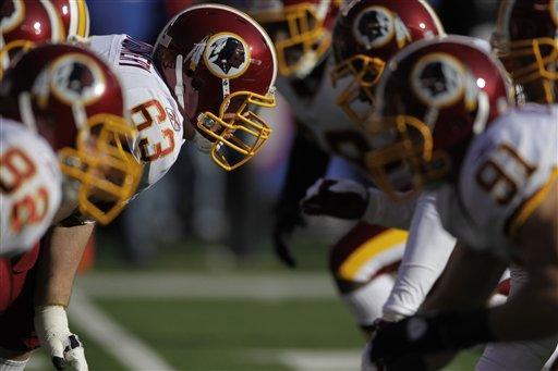 Washington Redskins center Will Montgomery (63) lines up against the New York Giants on Sunday, Dec. 18, in East Rutherford, N.J.