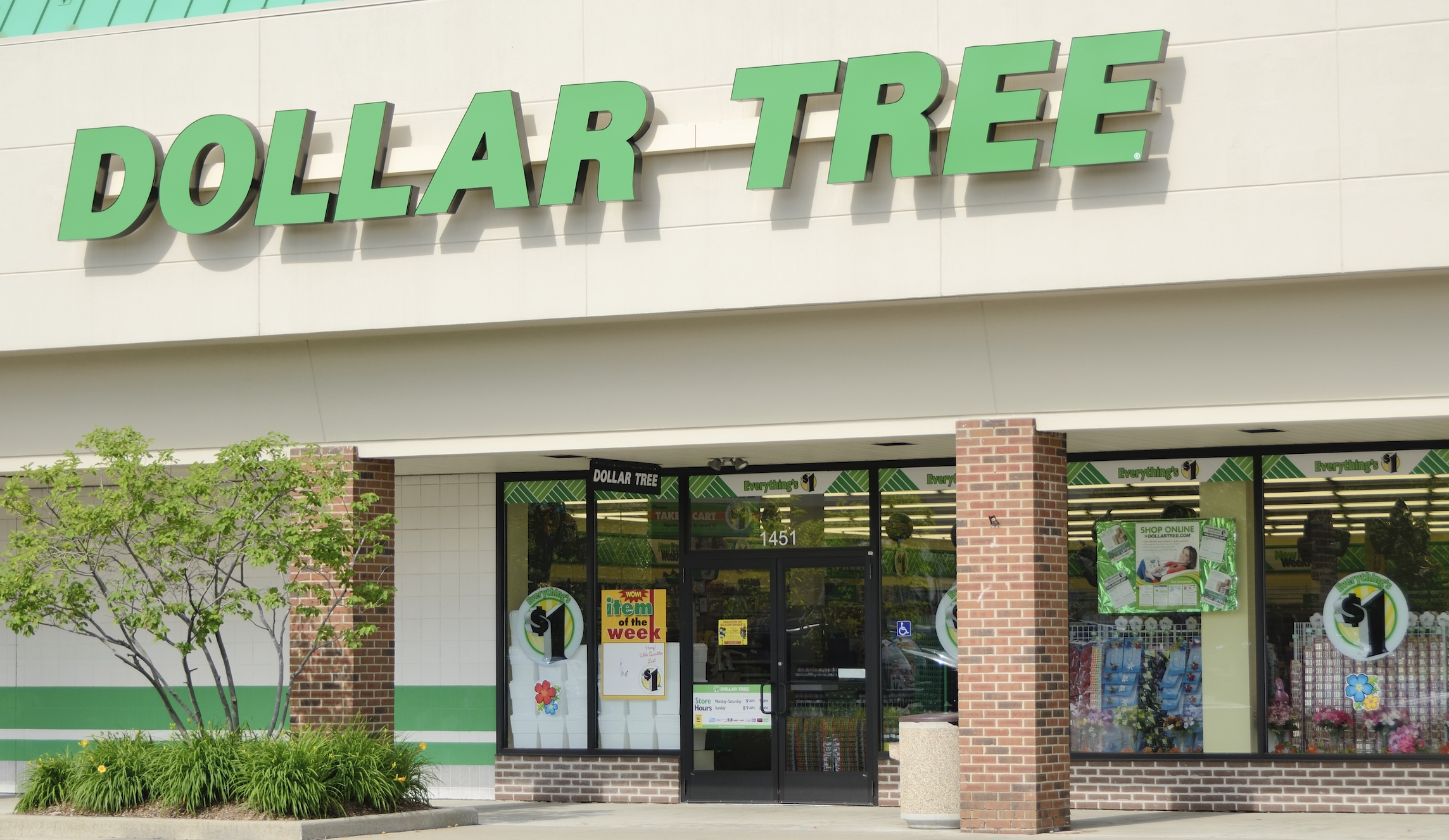 Controversial Dollar Tree help wanted sign attacking Gen Z goes viral