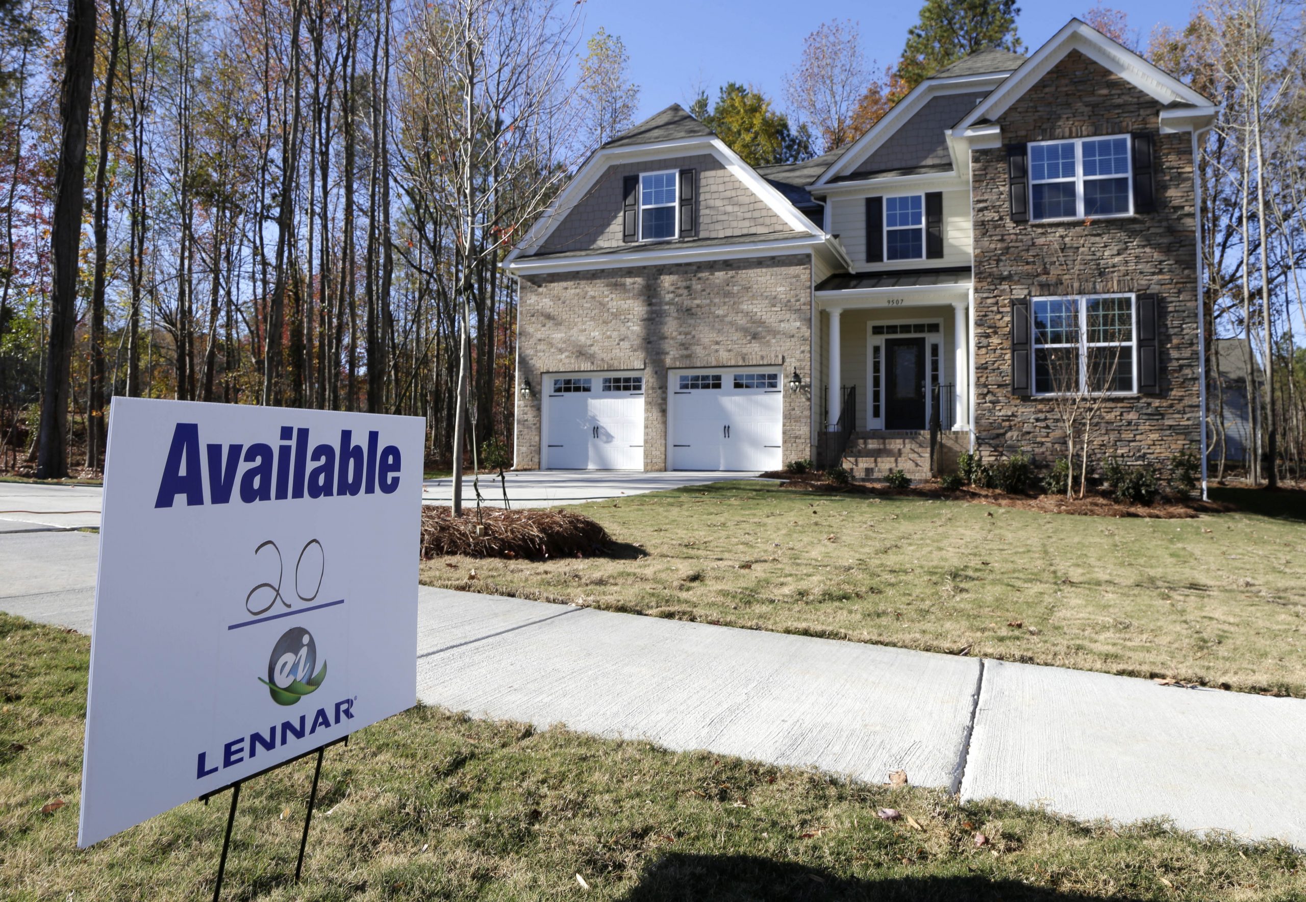 Contracts to buy US homes fall for 5th month