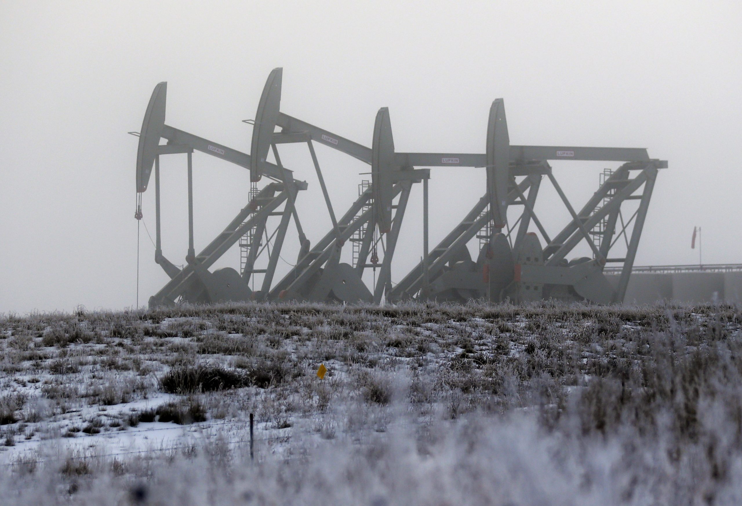 US soon to leapfrog Saudis, Russia as top oil producer