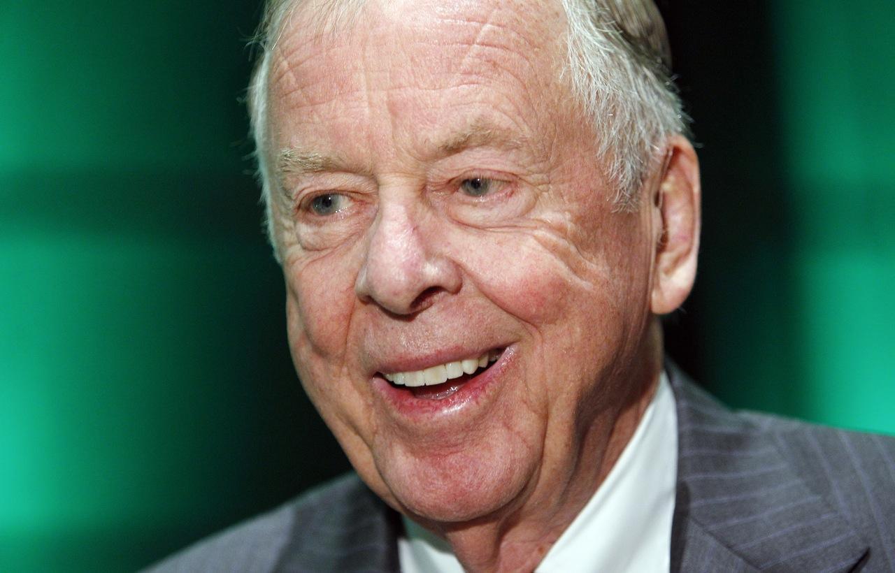 Fuel-subsidy fight pits Koch vs. Pickens