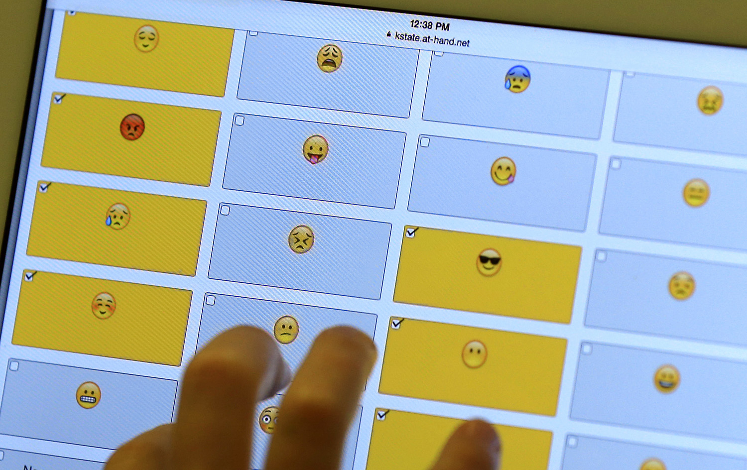Apple replaces pistol emoji with a water gun