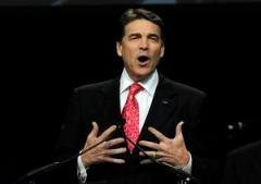 Perry shakes up GOP field, Iowa