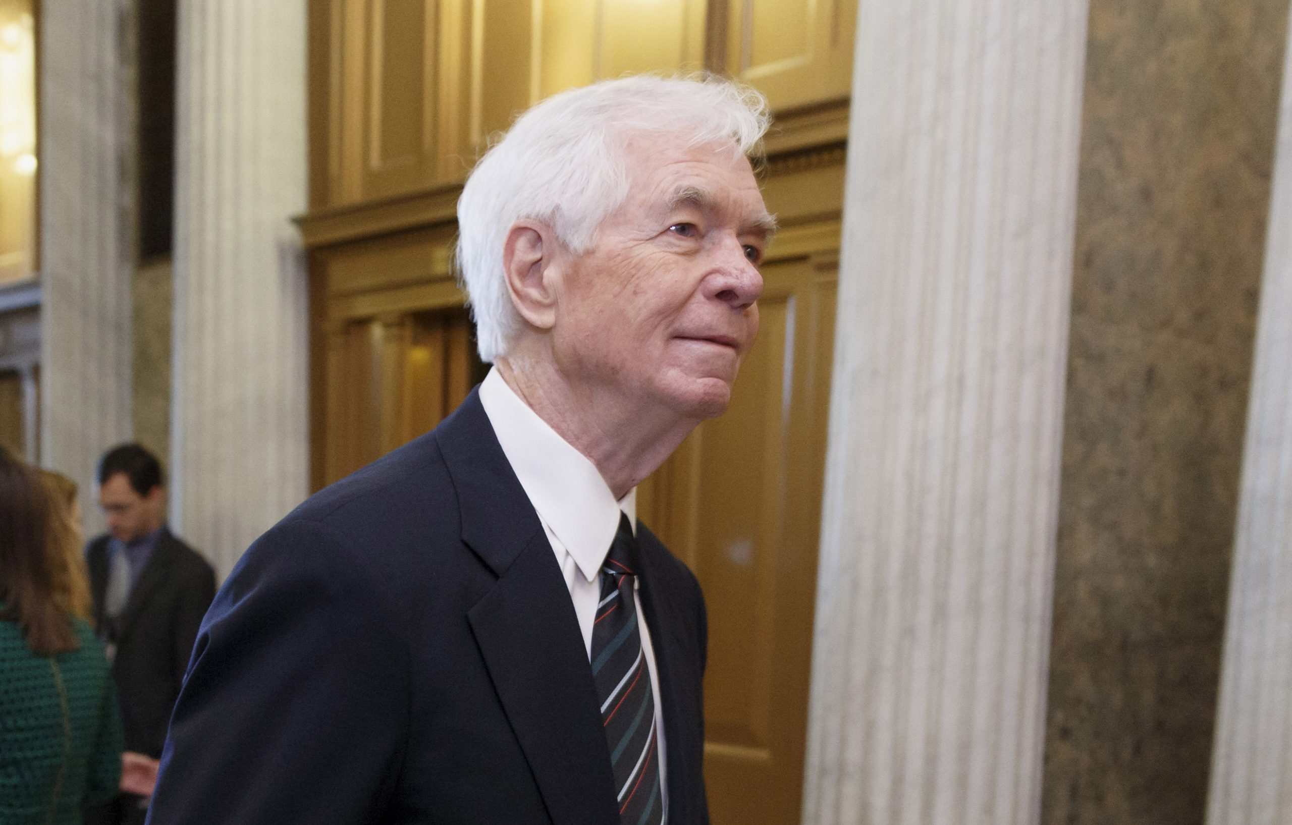 Thad Cochran gets lost in Senate building, winds up at Democratic event