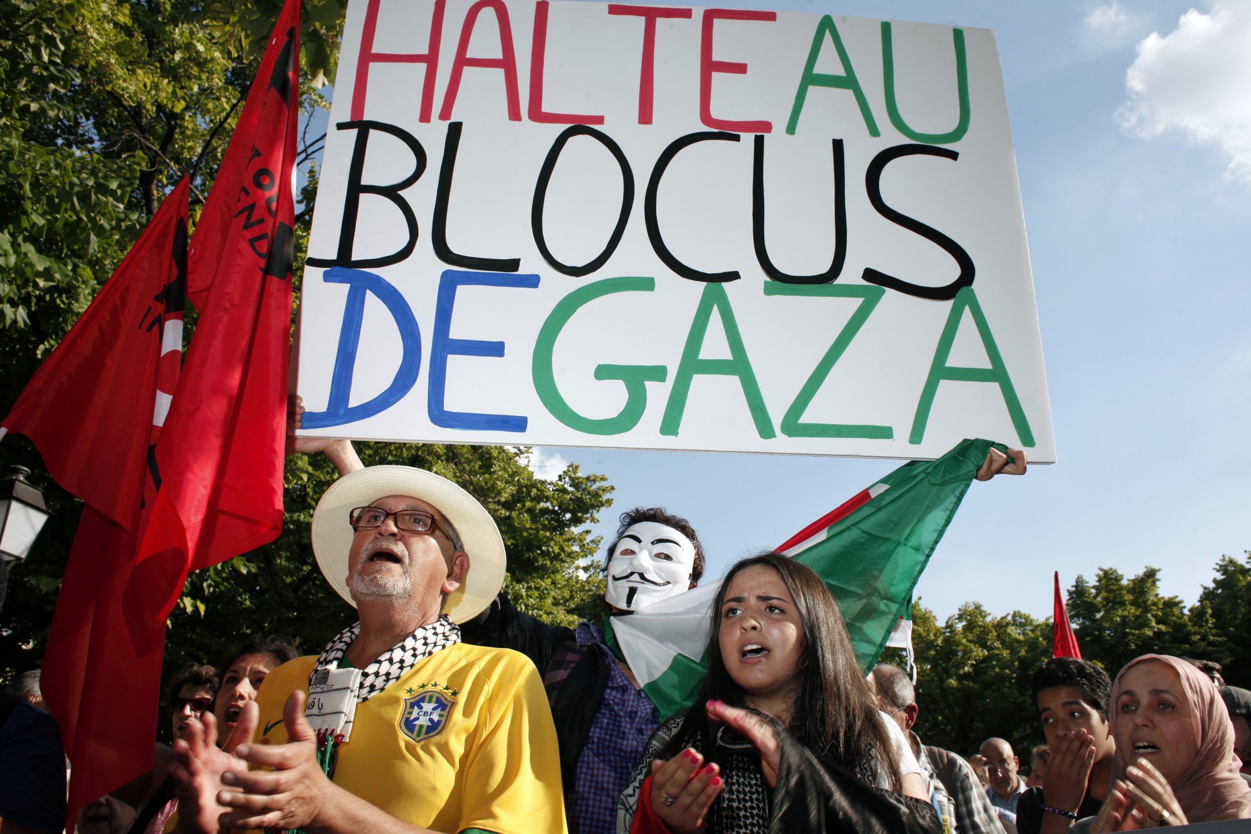 Paris bans pro-Palestinian protest amid tensions