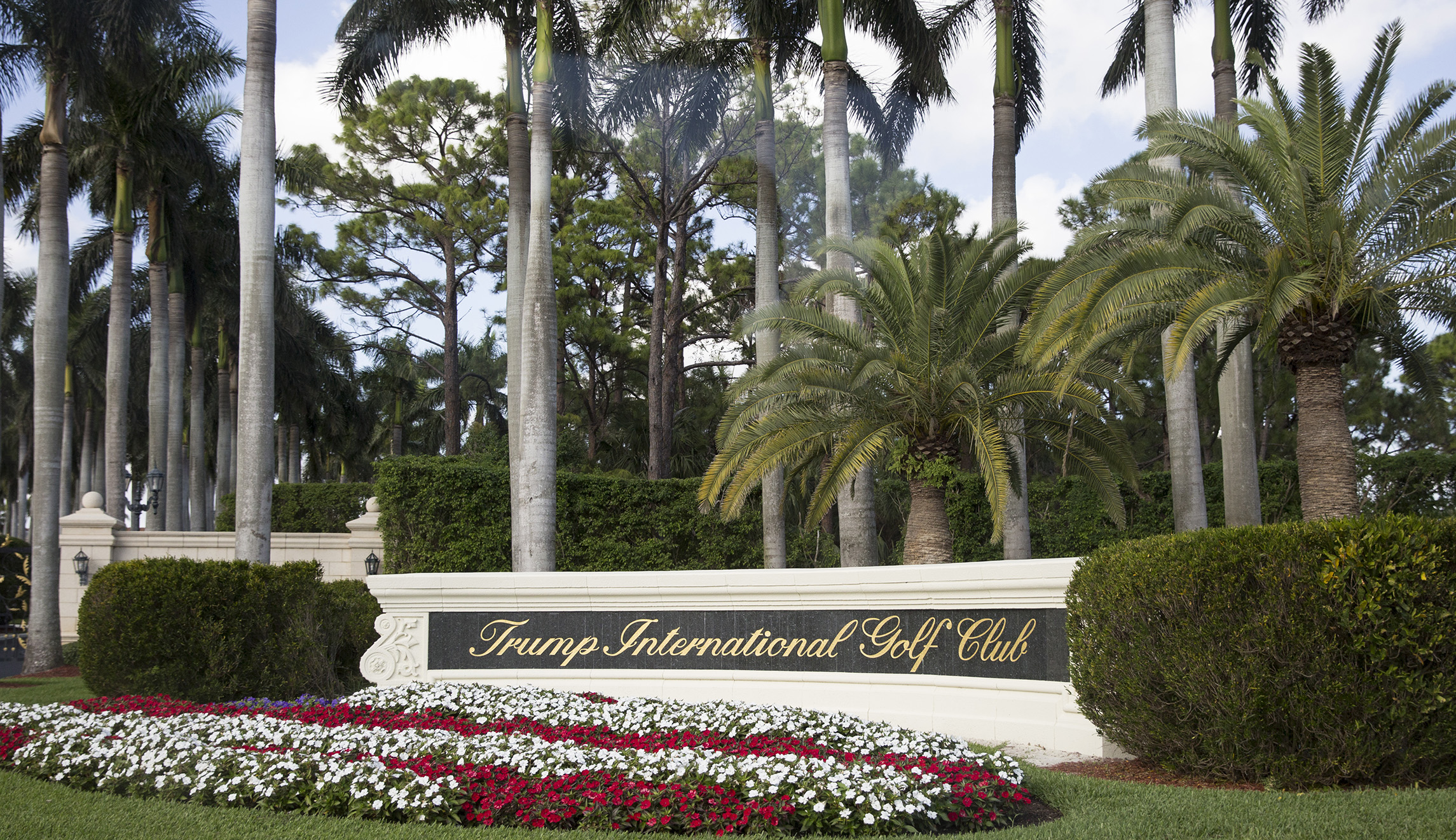 Trump hits golf course the day after Christmas