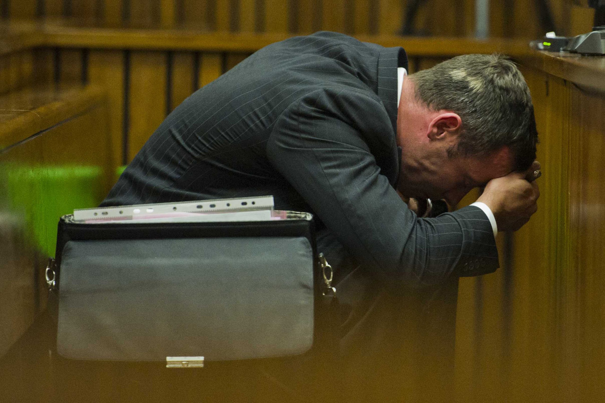Photos show ‘trail of blood’ in Pistorius’ home