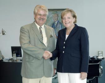 German Euro-Deputy: S&P Downgrade Part of American ‘War Against the Euro’