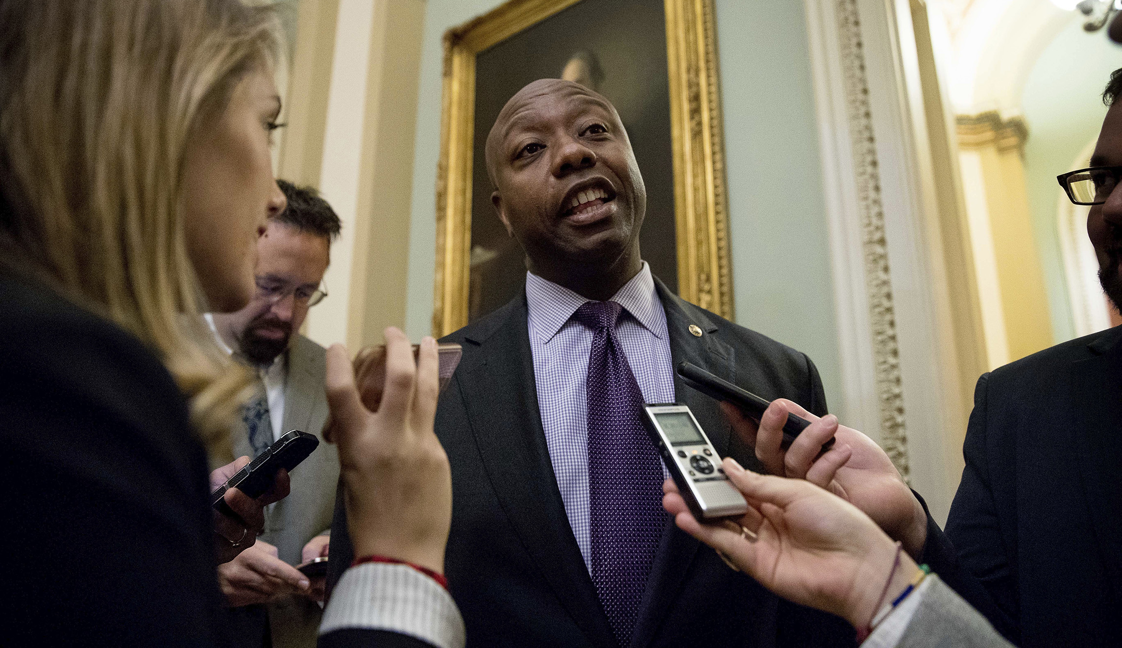 Tim Scott: Trump doesn’t single out black athletes for criticism
