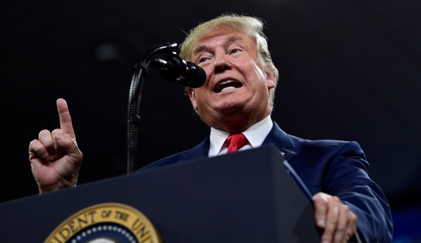 Trump boosts his 2020 chances with border wall fight
