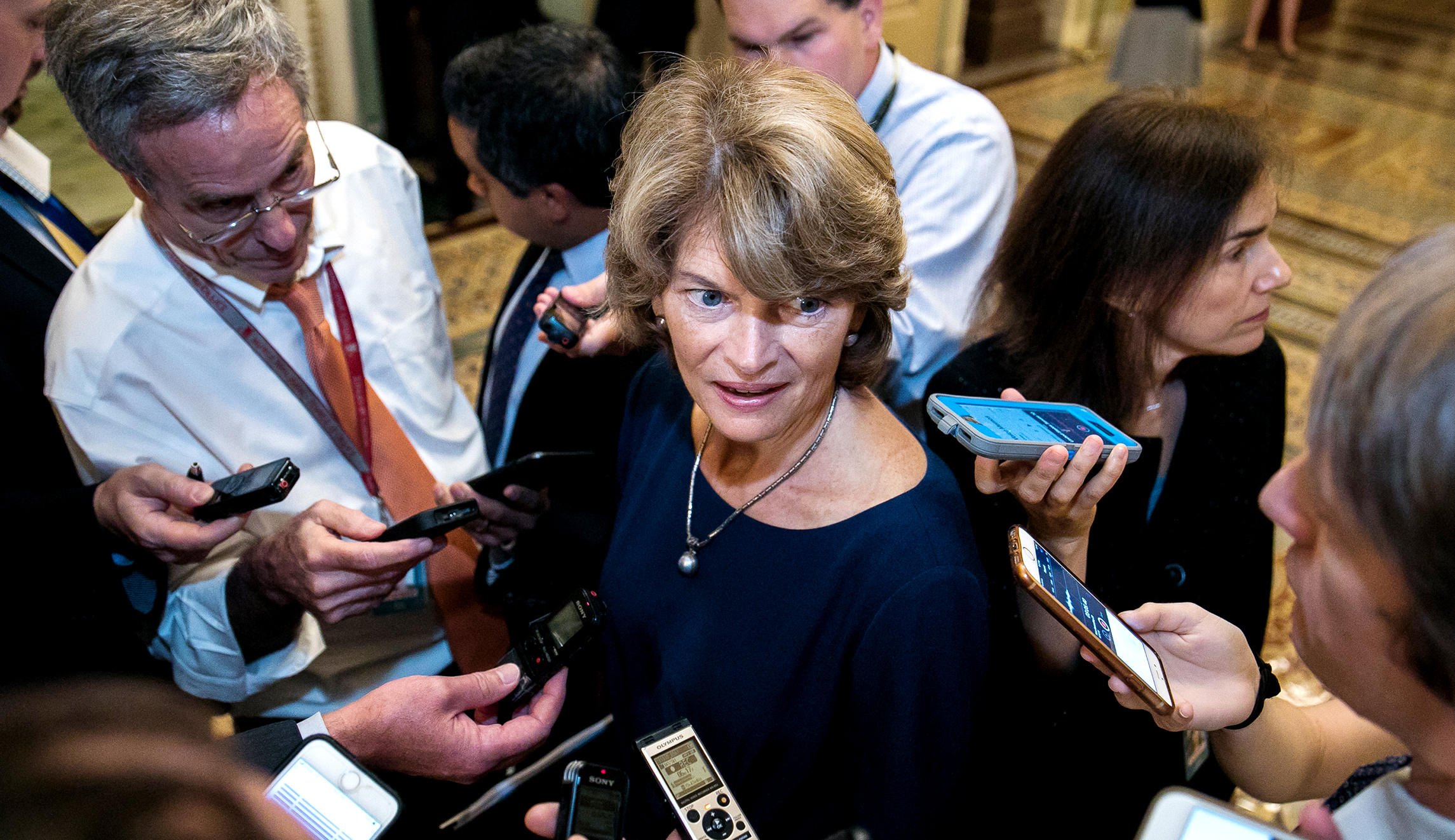 Lisa Murkowski shrugs off Trump threat