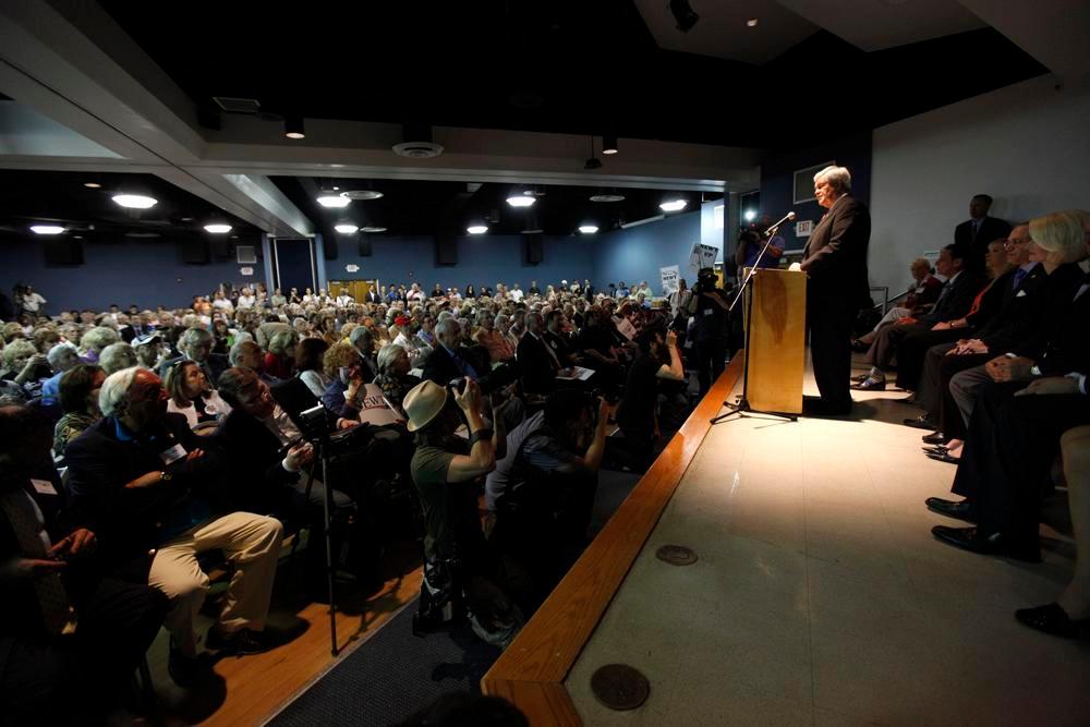 Gingrich v. Romney: Sparring behind the scenes
