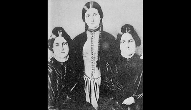 The Fox sisters were typical adolescents living in upstate New York. (Wikipedia)
