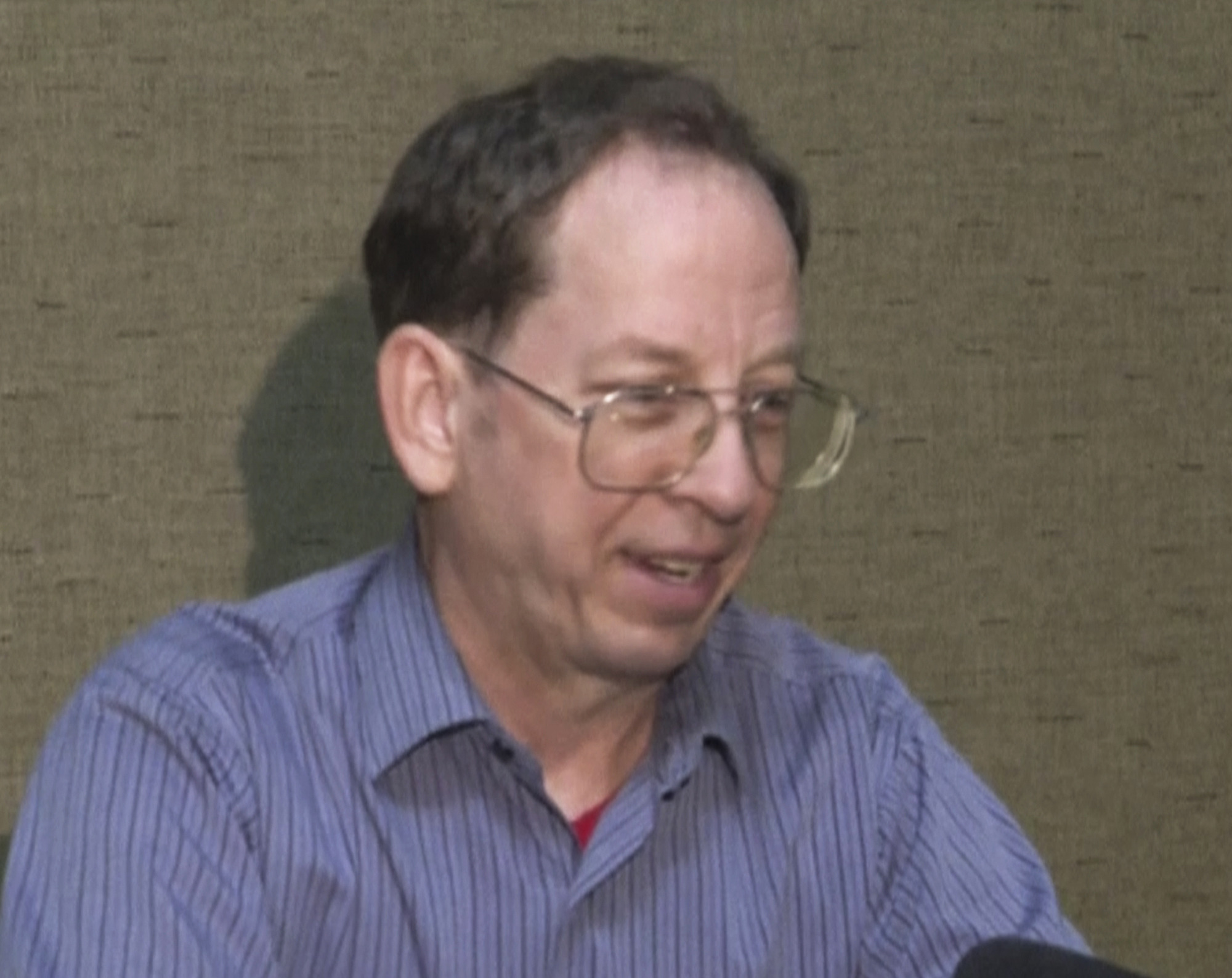 2 Americans detained in North Korea seek US help