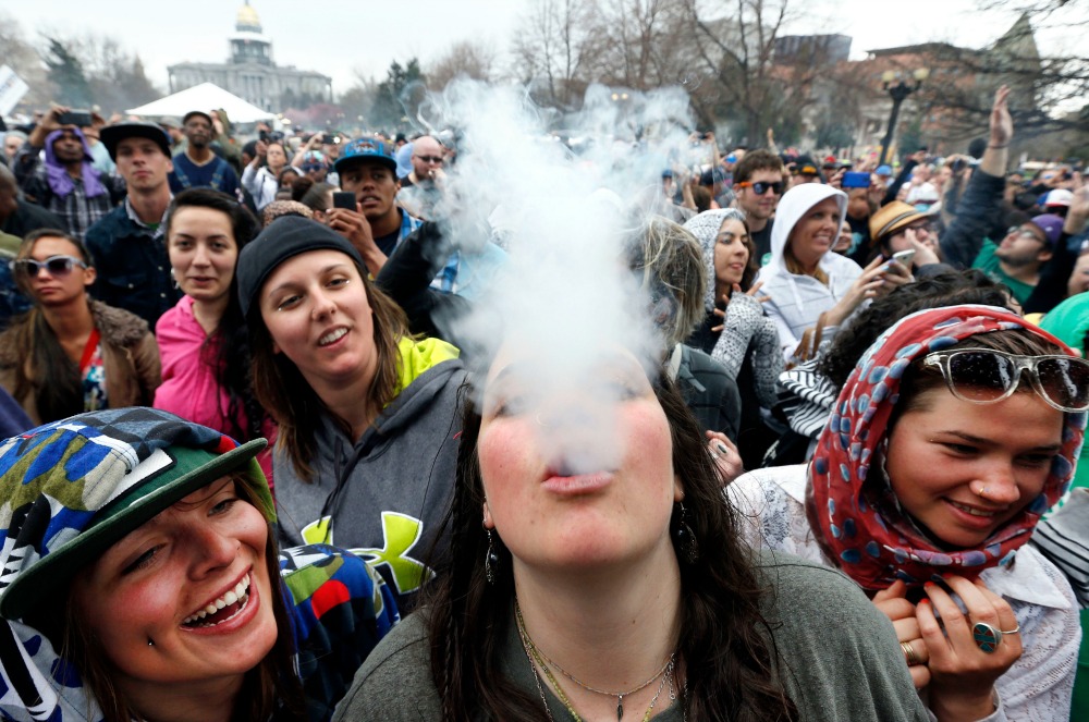 For candidates, pot is a state’s right