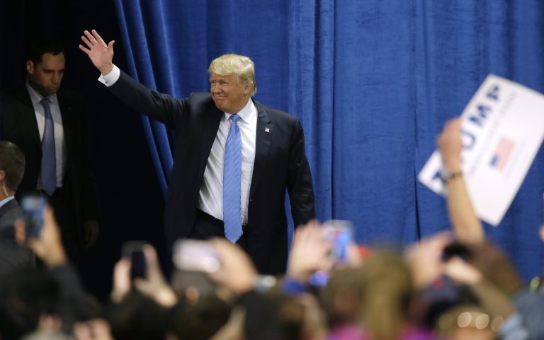 The news comes at a time when Trump has renewed threats to consider a third-party bid. (AP Photo/Charlie Neibergall)