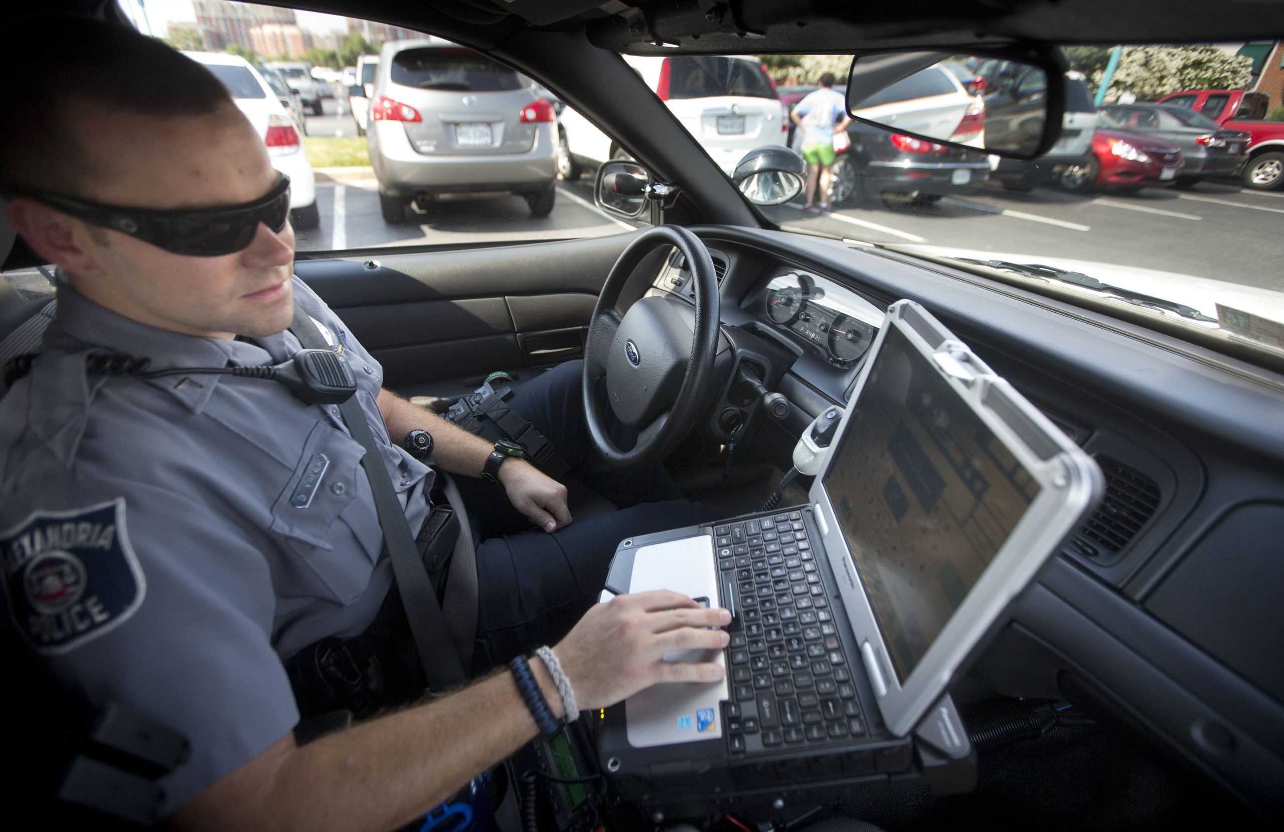 Government drops plan to collect license tag data