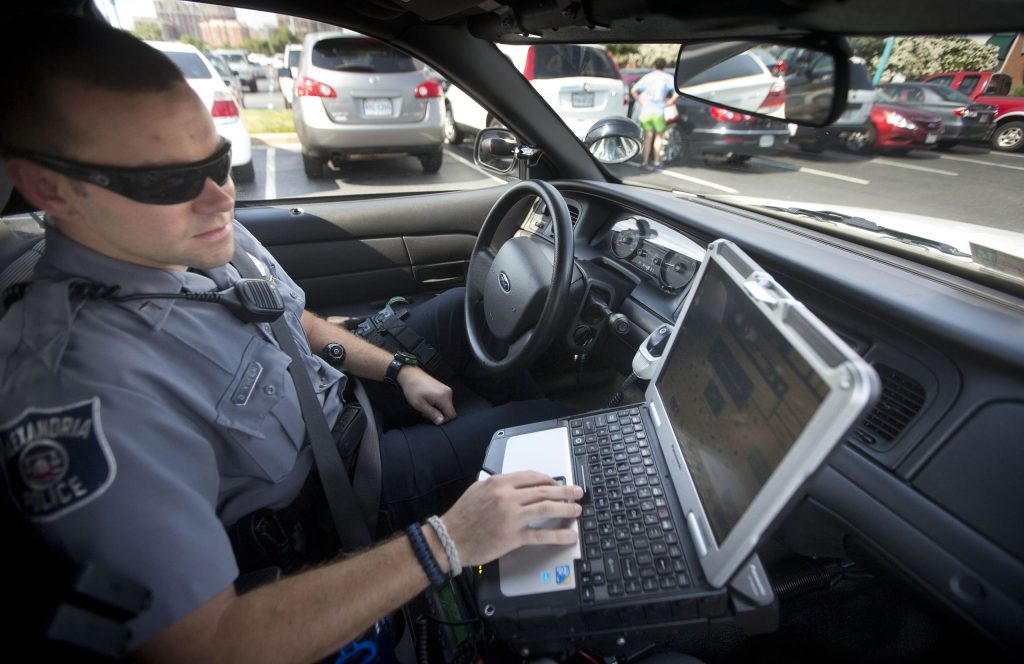 Government drops plan to collect license tag data