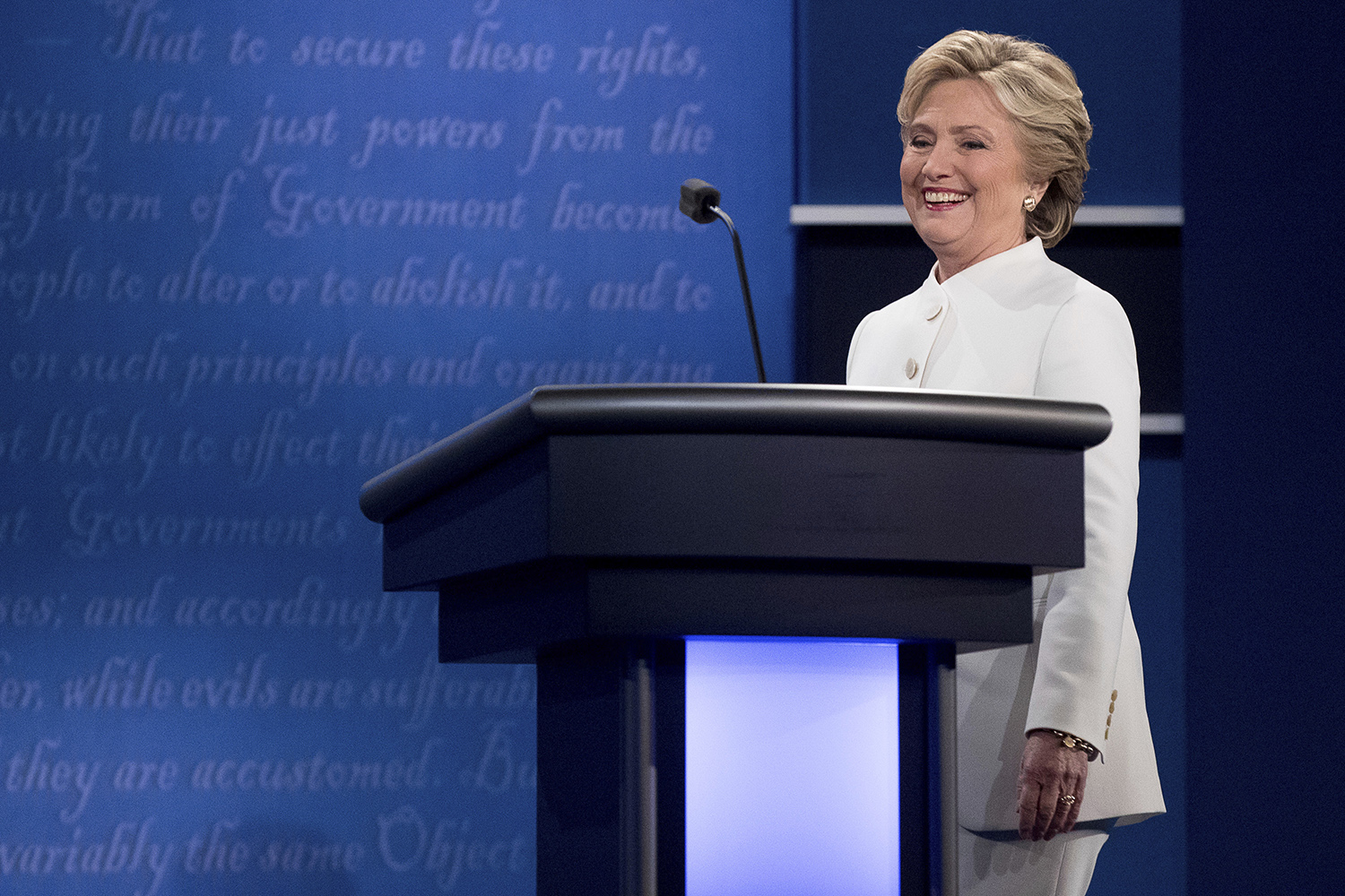 Clinton wants a common electrical grid in Western Hemisphere