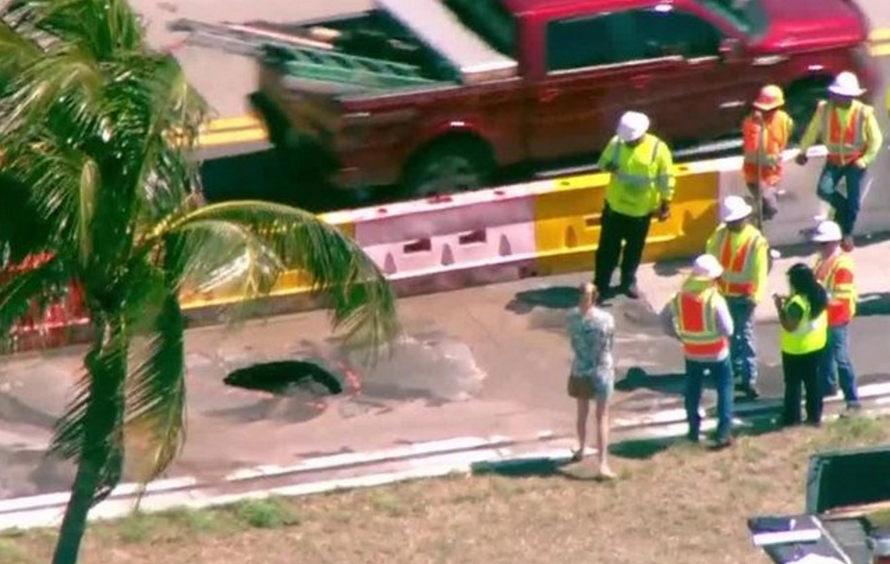 Sinkhole opens up in front of Mar-a-Lago
