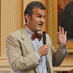 Virginia lawmaker calls on Bob McDonnell to resign amid FBI probe