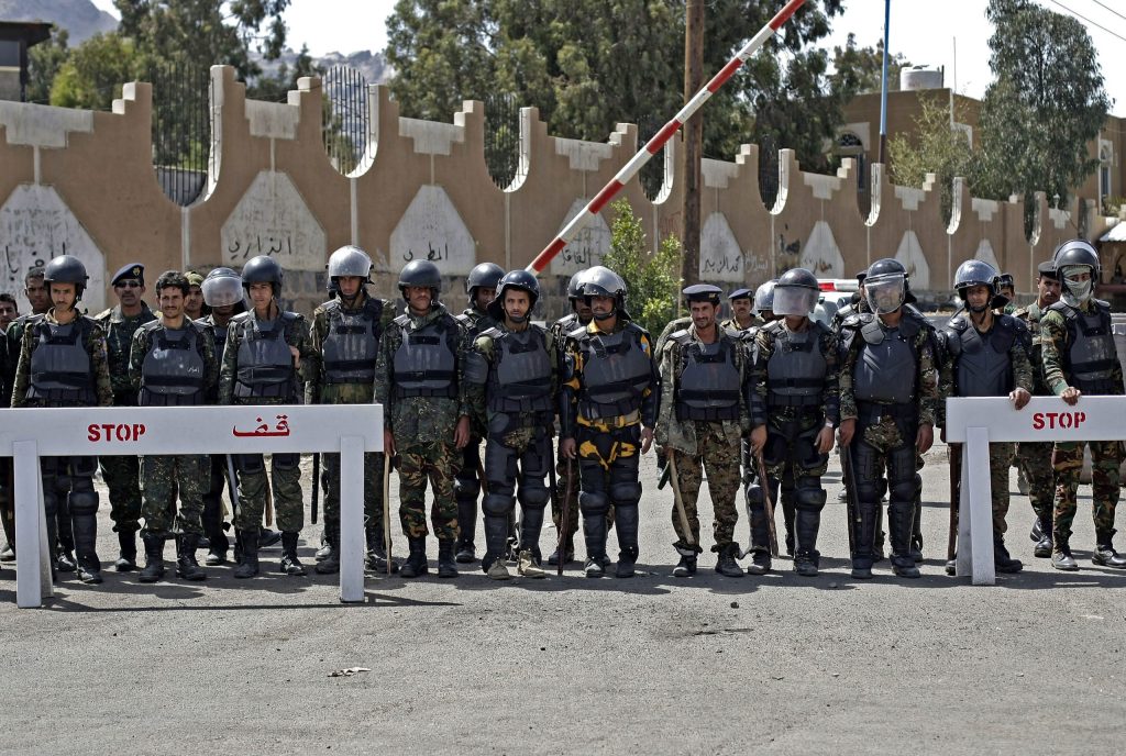 U.S. pulls more embassy staff from Yemen
