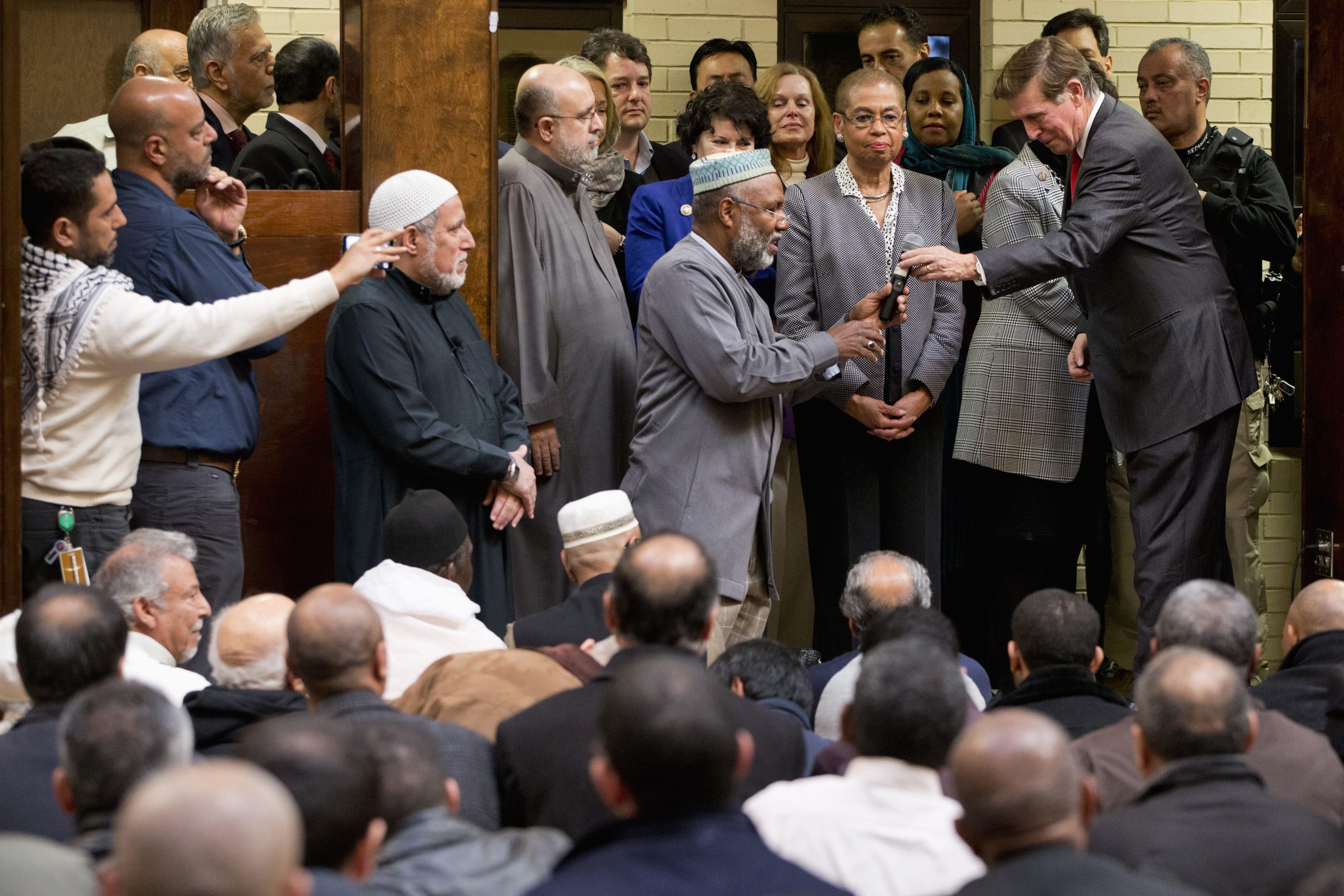 Democrats visit mosque to show solidarity