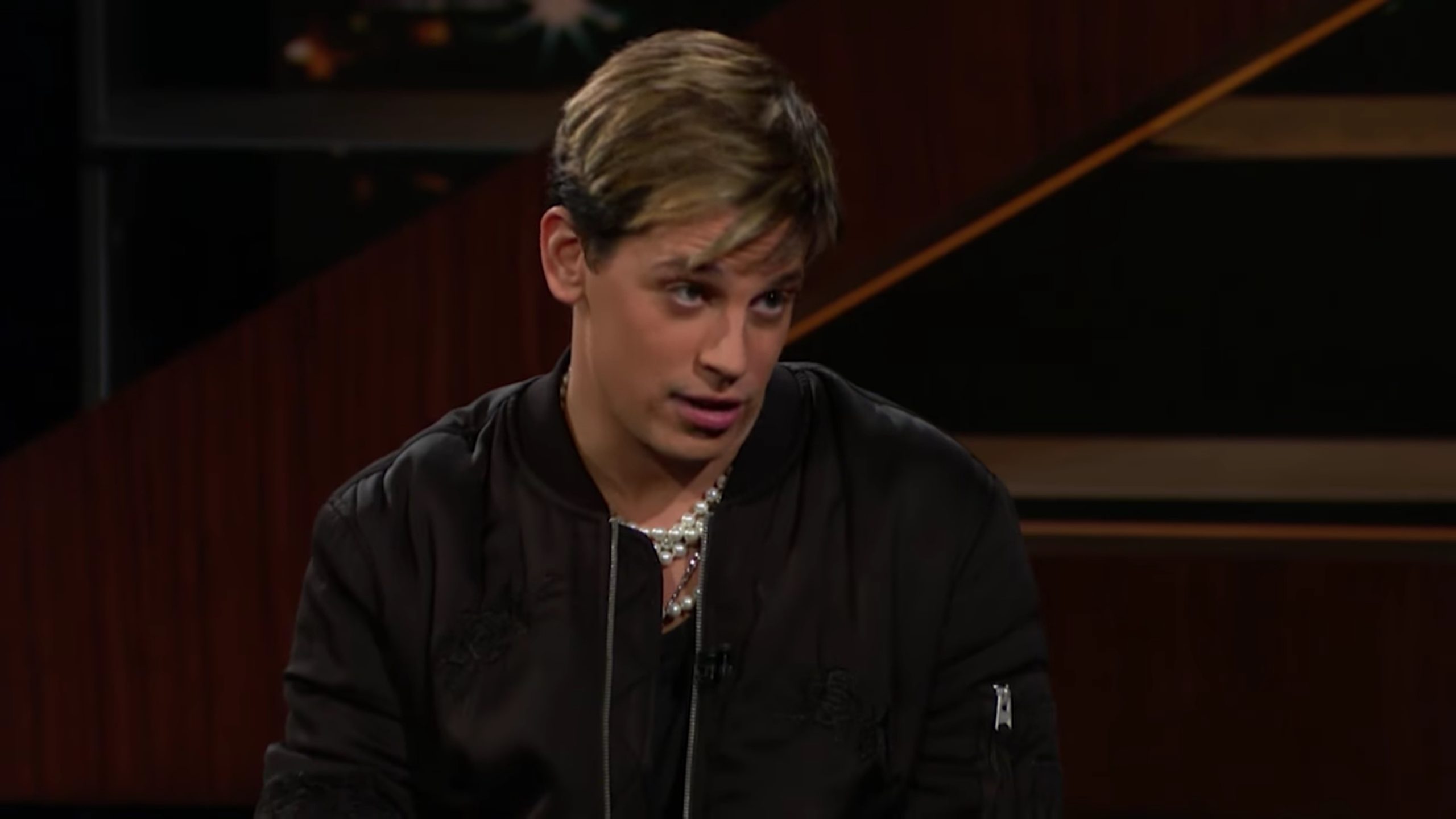 Milo Yiannopoulos resigns from Breitbart amid pedophilia comments scandal