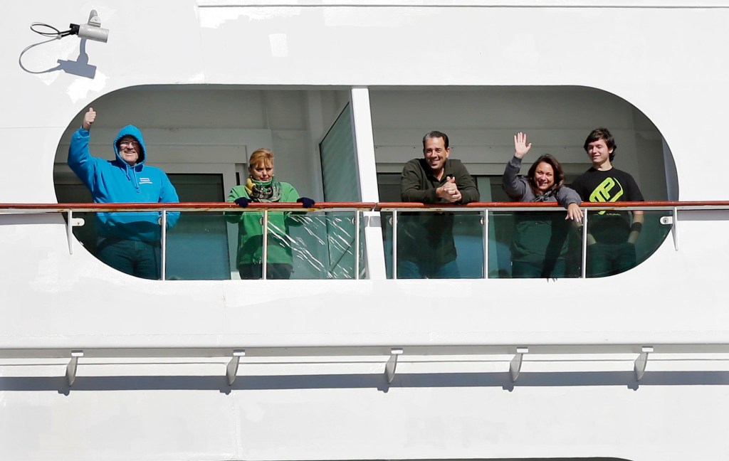 Cruise ship passengers recall days of misery