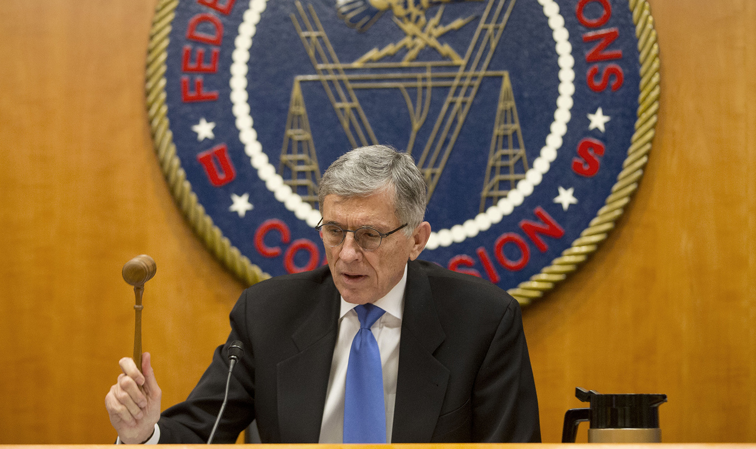 Report: Democratic FCC chairman to resign