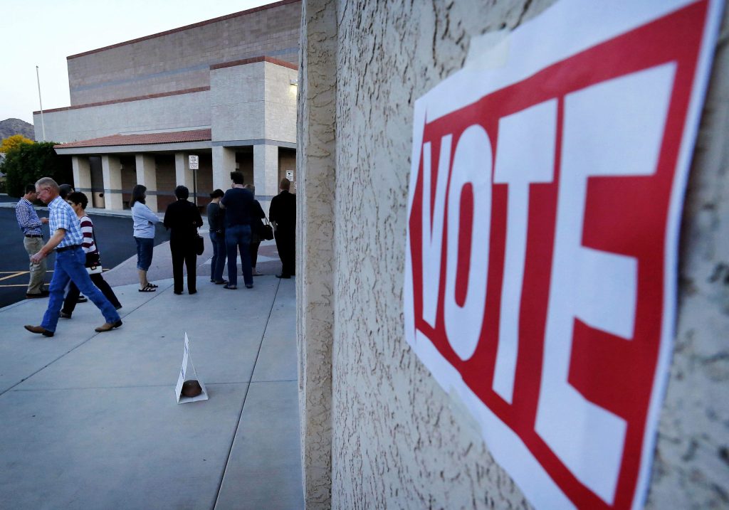 Phoenix mayor asks feds to probe Arizona primary issues