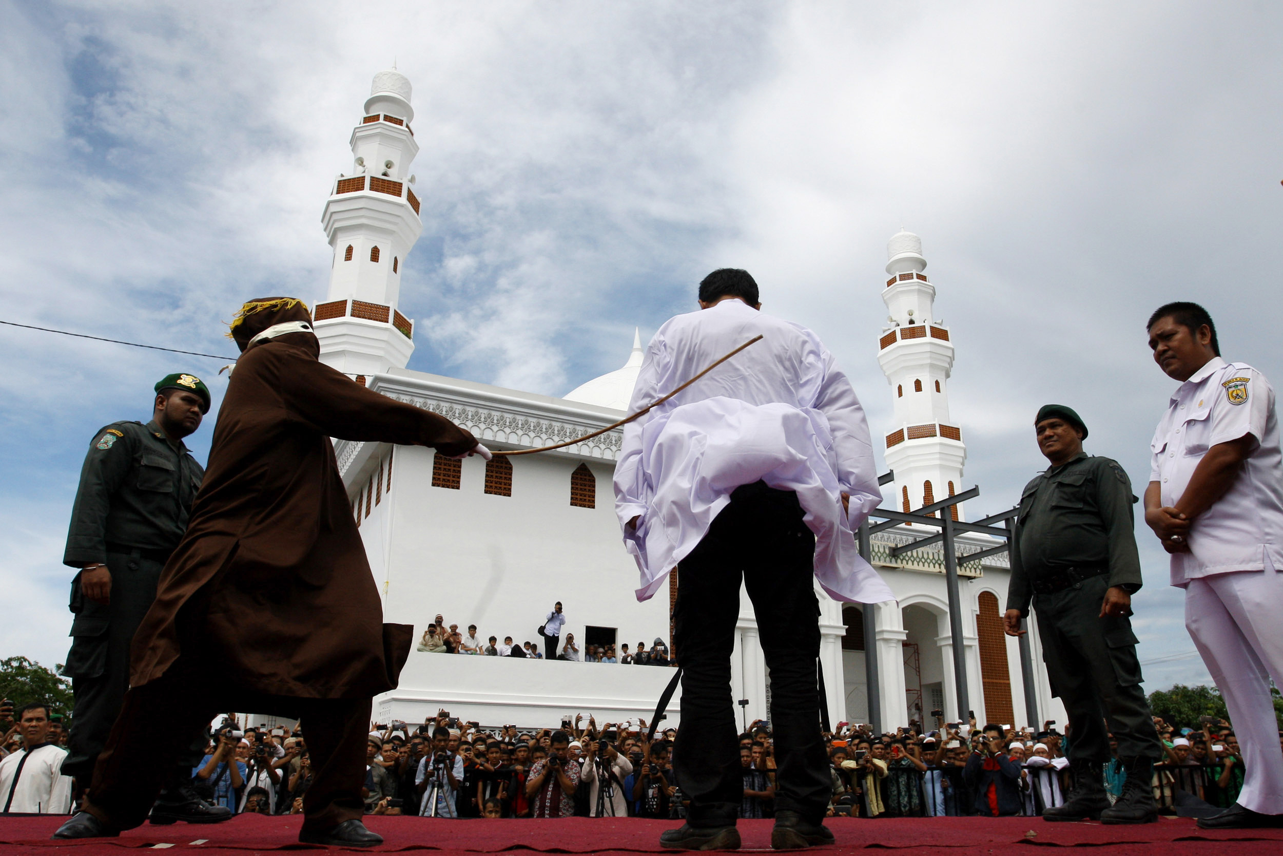 Poll: Most say U.S. gender values trump Shariah law