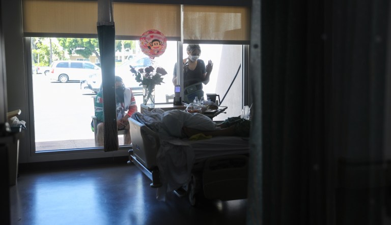 A revolutionized White House briefing should not be televised