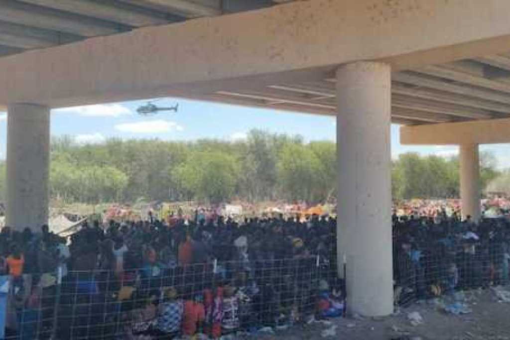 White House: Migrants don't need travelers' vaccine proof because 'they're not intending to stay'