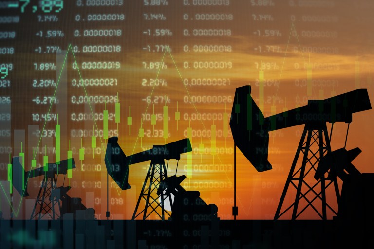 Oil prices tumble on recession fears