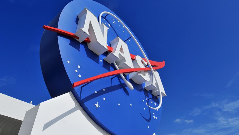 Assembly of NASA megarocket commences, set to bring crew to moon by 2024