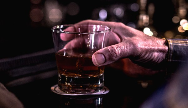 Alcohol deaths climbing, men twice as likely to die