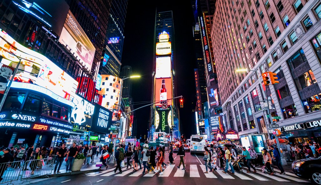 Three people shot in Times Square