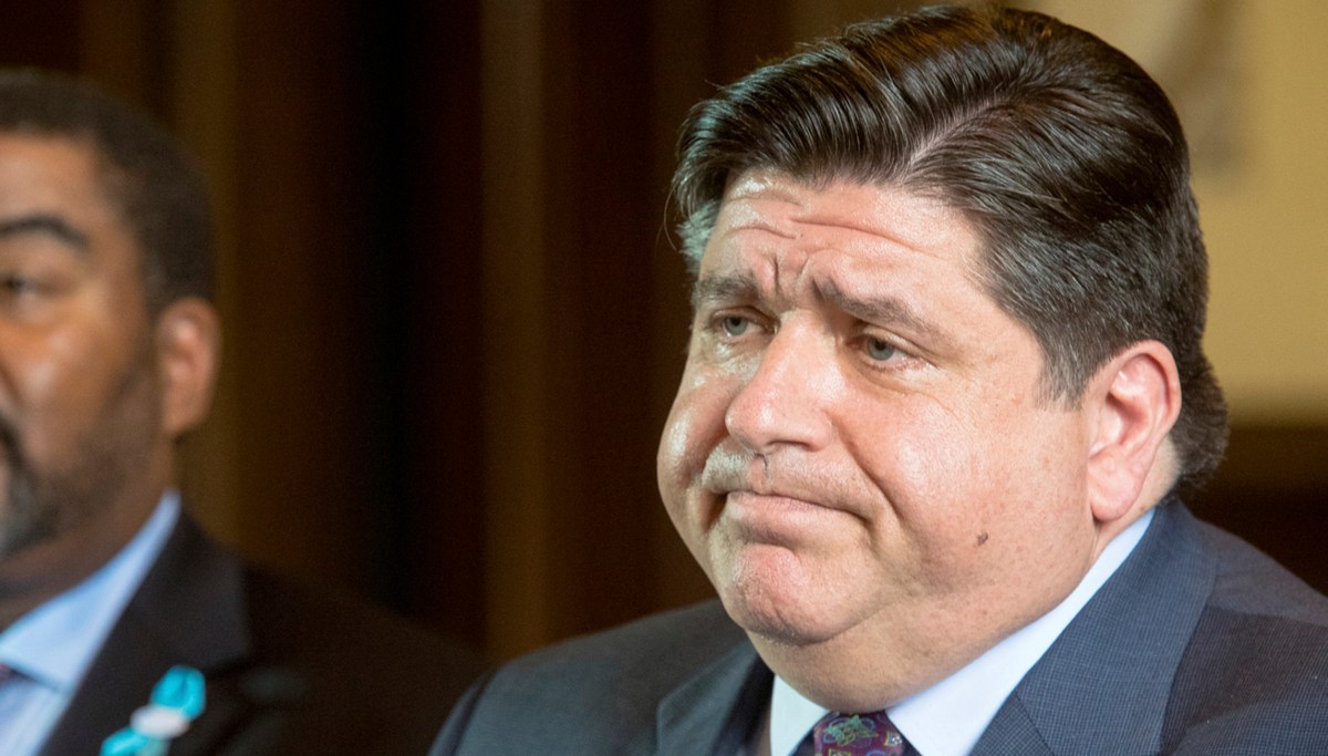 Illinois governor to require businesses to enforce mask rules or face fines up to $2,500 after Democrats let rule stick