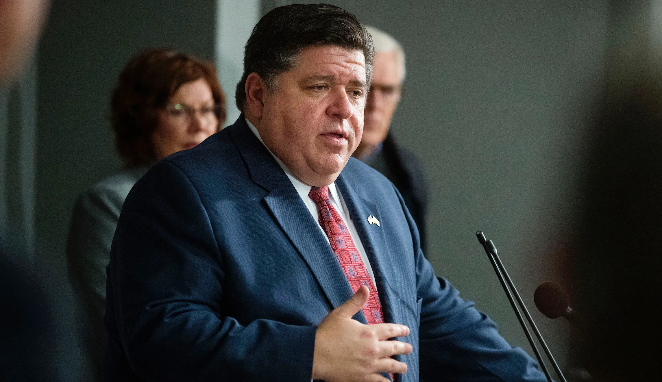 Pritzker to sign modified stay-at-home order running through May 30