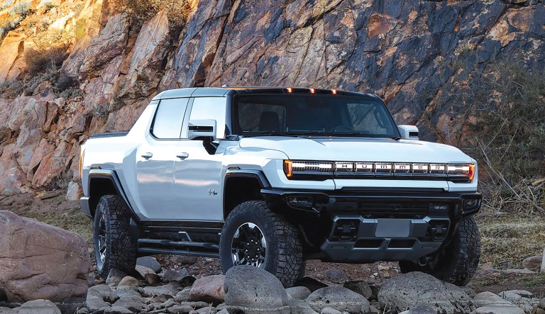 Hummer EV stalls, leaving driver stranded in the middle of the road