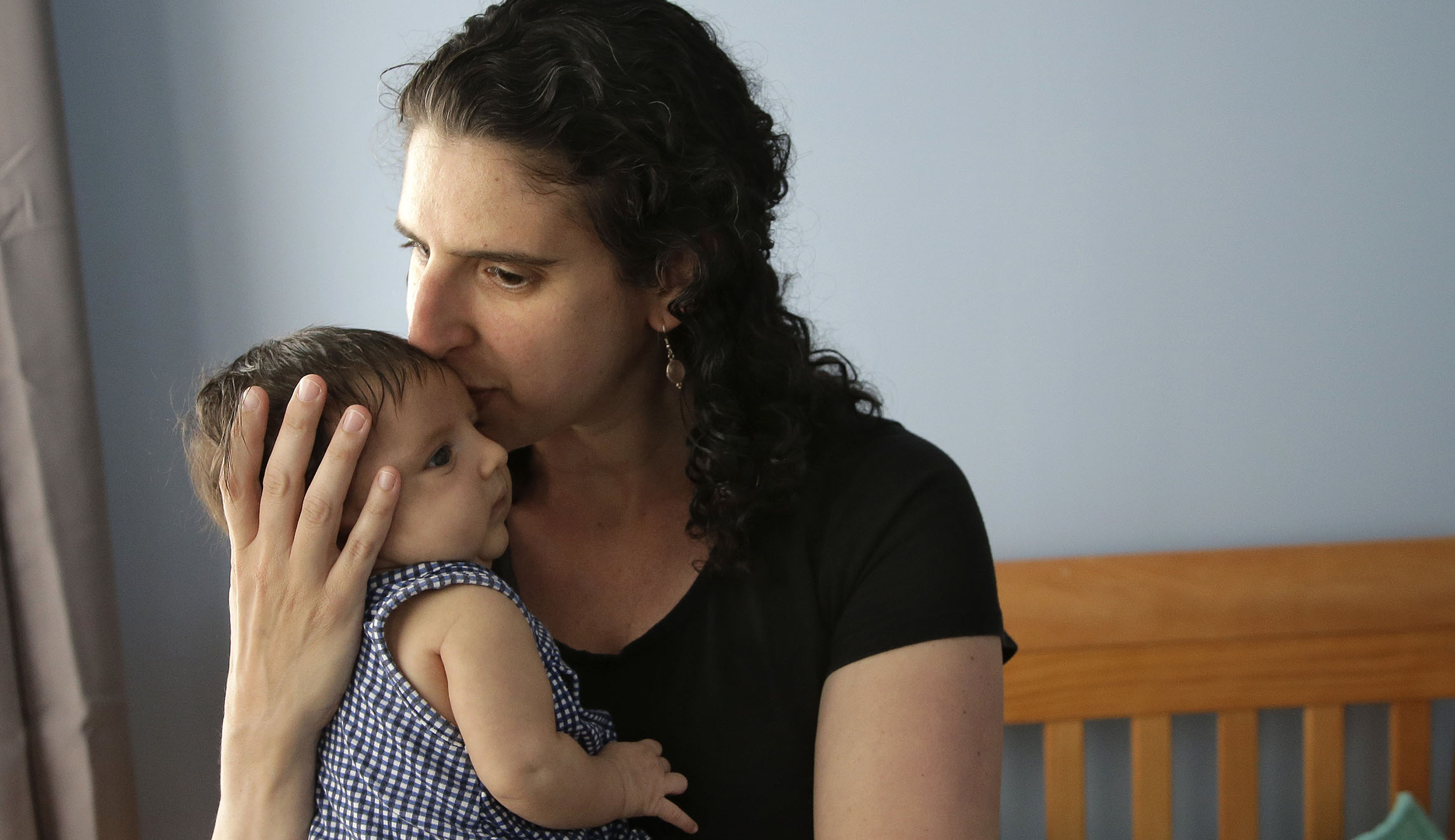 Paid family leave proposal would cost Illinois workers, businesses