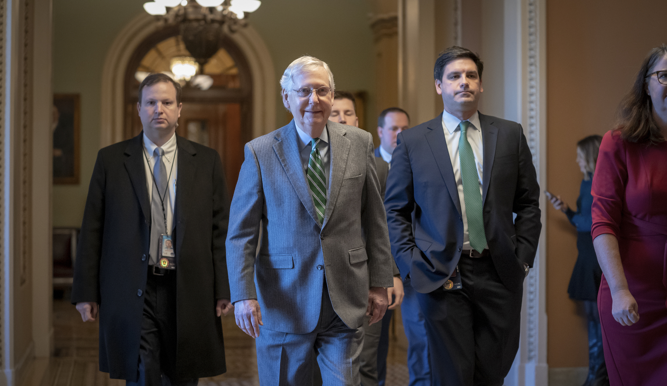 Senate resolution sets a fast pace for Trump impeachment trial