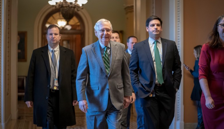 Senate resolution sets a fast pace for Trump impeachment trial