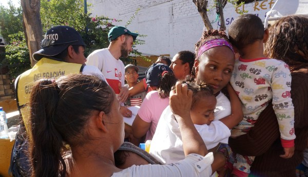 First of the Mexican caravan migrants arrive at the US border
