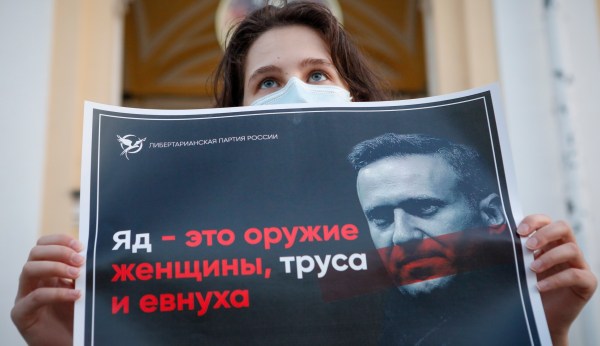 Pompeo backs investigation into apparent poisoning of Putin critic